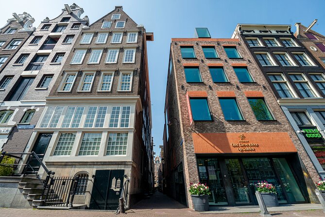 Our Lord in the Attic Museum Entrance Ticket in Amsterdam - Comfort, crowd flow, and mobility considerations