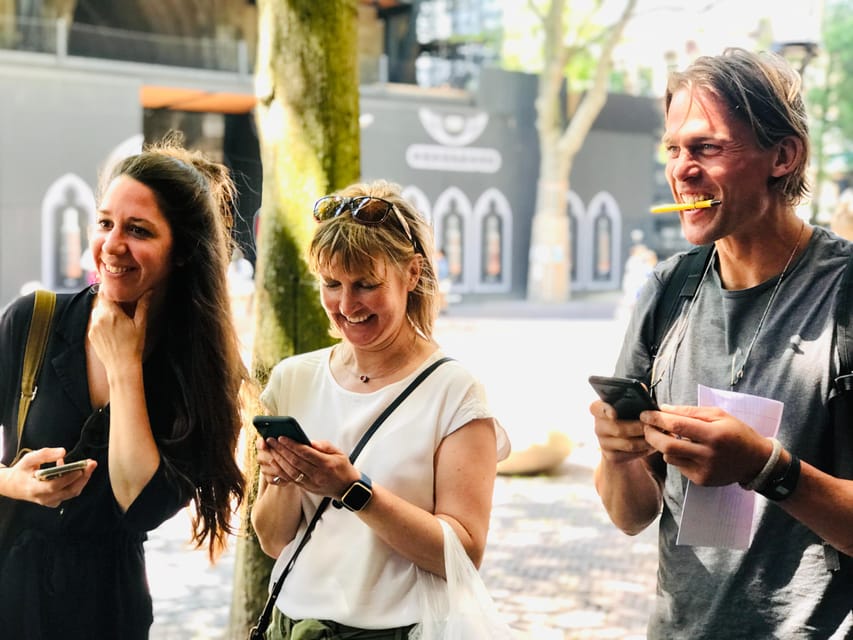 Outside Escape Amsterdam with your friend(s) and have fun! - Hints, plus a servicedesk at sunrise and sunset, so you do not lose the day