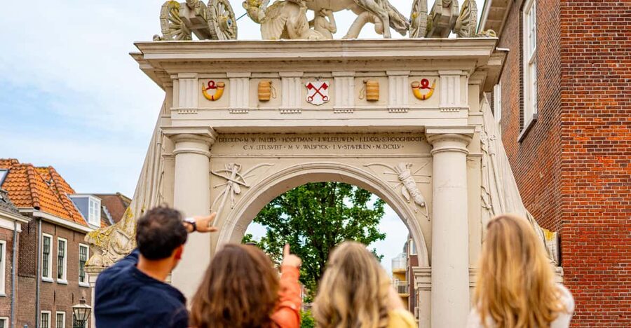 Outside Escape Amsterdam with your friend(s) and have fun! - The Rembrandt Robbery mystery, and how it turns sightseeing into problem-solving