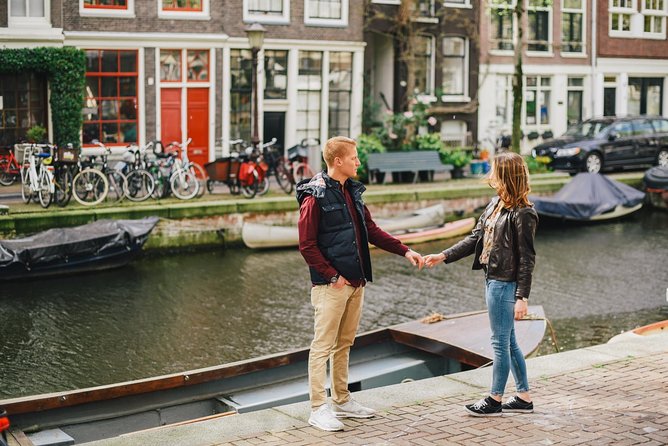 Personal Travel and Vacation Photographer Tour in Amsterdam - Meet the photographer and get comfortable fast