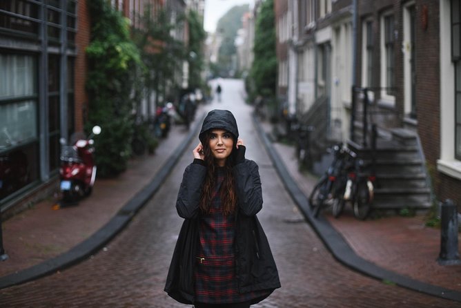 Personal Travel and Vacation Photographer Tour in Amsterdam - Shot day details that matter more than you think
