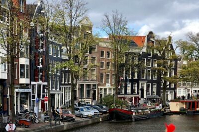 Personalized Hidden Gems of Amsterdam Private Tour with a Local