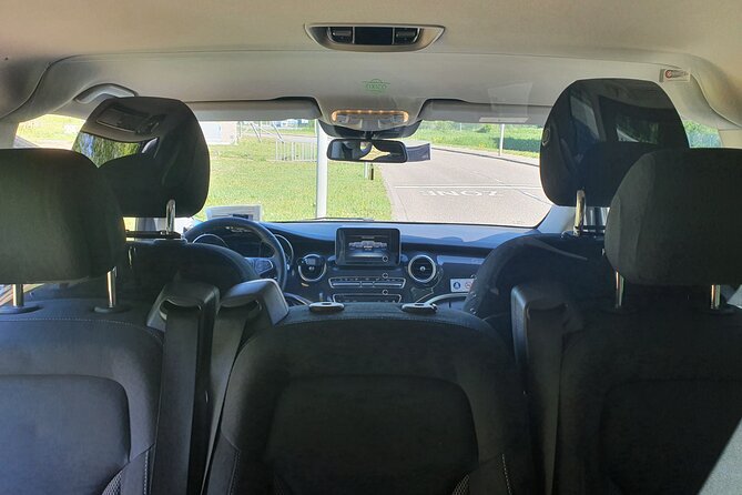 Private Airport Transfer to or from Schiphol Airport - On the road: punctual, smooth, and sometimes full of Amsterdam tips