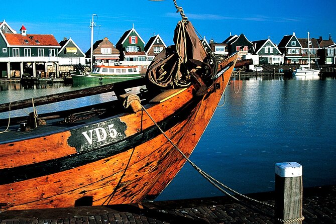 Private Amsterdam and Countryside Tour in a Comfortable Mercedes Minivan - Stop 2: Volendam fishing village, your 90 minutes to wander (and maybe lunch)