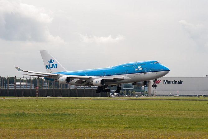 Private Amsterdam Departure Transfer to AMS Schiphol Airport - Mercedes-level comfort, tailored to your group size