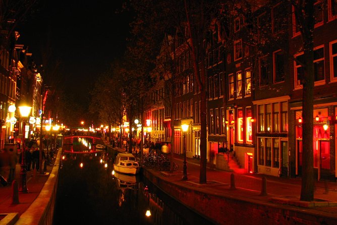 Private Amsterdam Red Light District tour with food tastings - Price and what you get for $121.52 per person