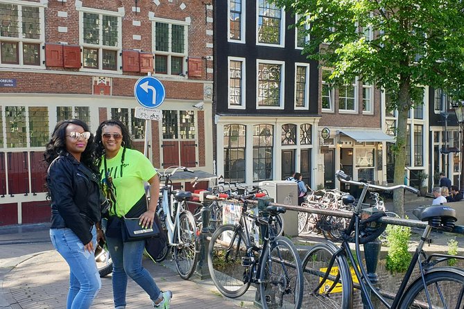 Private Amsterdam Red Light District tour with food tastings - Finding your way: meeting point and how the walk stays easy