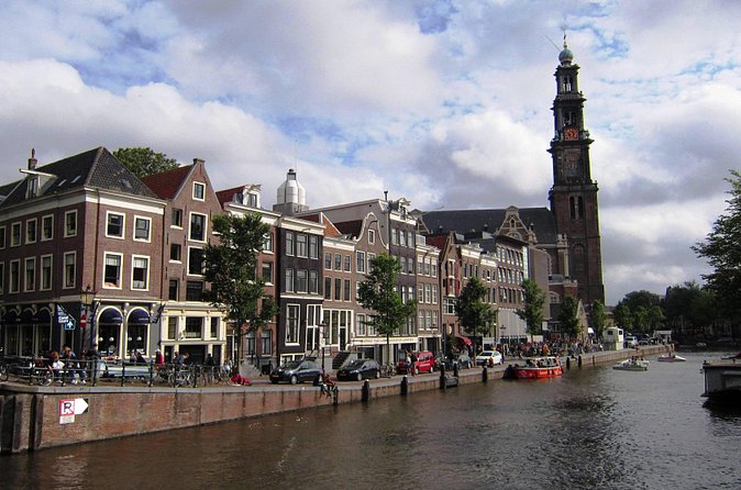 Private Anne Frank tour with canal cruise - Auschwitz Monument and deportation stories, without long museum lines