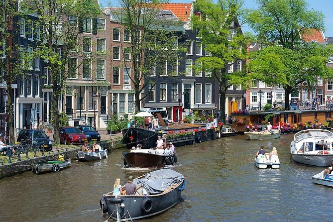 Private Anne Frank tour with canal cruise - De Plantage and the Spinoza monument: a turn to place and memory