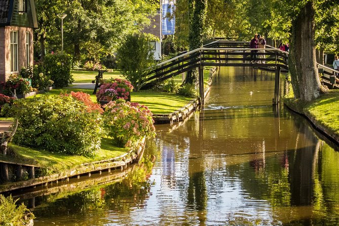 Private Day Trip from Amsterdam to Giethoorn including boat tour - Hotel Pickup Makes Giethoorn a Stress-Free Day