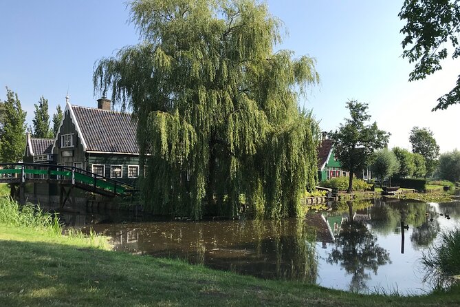 Private Excursion to Zaanse Schans, Edam, Volendam and Marken - Stop 4: Marken, colored houses, and the water-history lesson