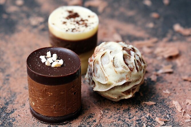 Private Full Day Sightseeing Tour to Brussels from Amsterdam - Food and Chocolate Time: Turning Free Hours Into Smart Value