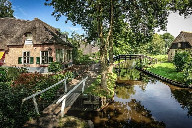 Private Giethoorn & Zaanse Schans Windmills Sightseeing Tour from Amsterdam - Lunch at Smit Giethoorn: plan for your own meal