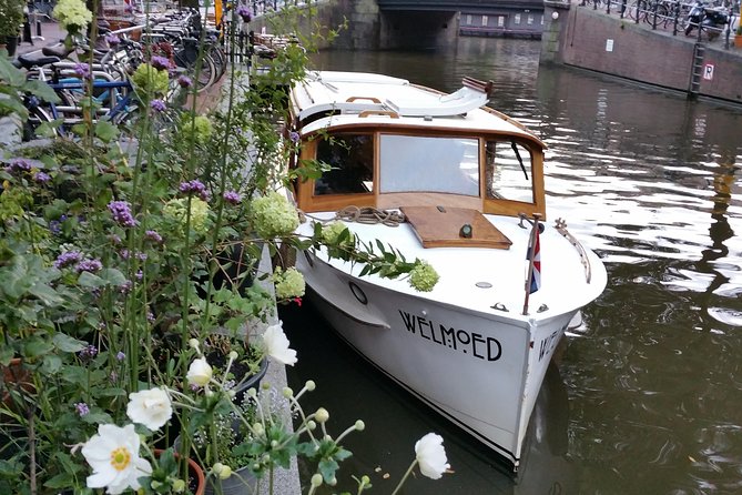 Private Guided Historic Amsterdam Canal Cruise in a Salon Boat - Why a private salon-boat cruise beats walking for orientation