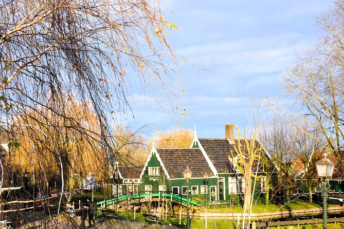 Private Guided Keukenhof Gardens and Zaanse Schans Tour - Who should book this tour, and who might skip it