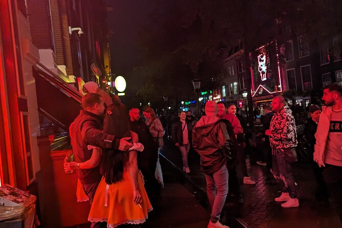 Private Hostess Bar Tour in Amsterdam Red Light District (3h) - The First coffeeshop: Amsterdam’s 1975 origin story and what to look for