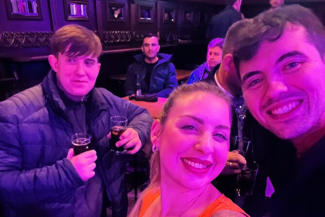 Private Hostess Bar Tour in Amsterdam Red Light District (3h) - Drink n Sink meetup and wrap-up: music, drinks, and easy access