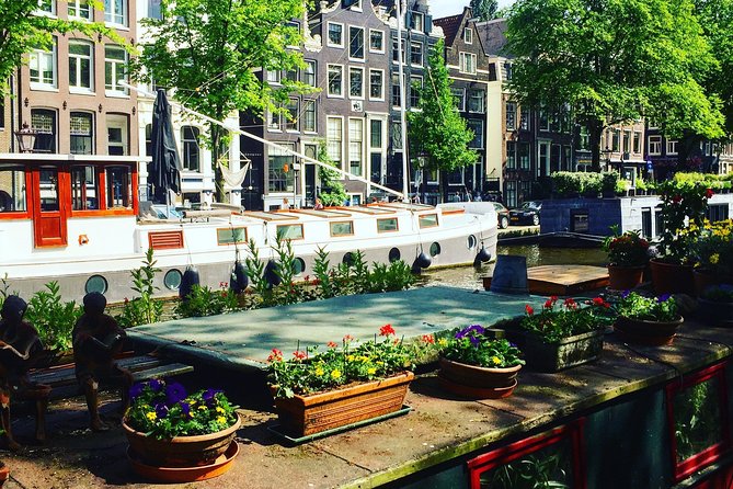 Private Tour: Amsterdam's City Highlights and Hidden Gems - De Wallen around the canals: famous, but handled with context