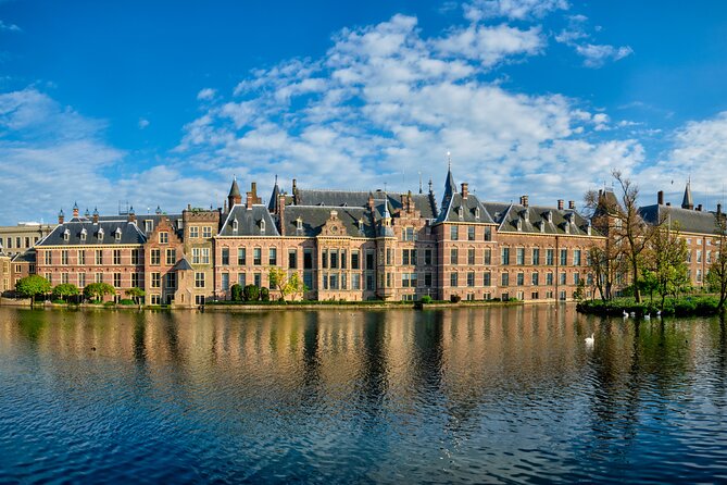 Private Tour in The Hague with a local with food tasting - A Fast-Track The Hague and Haarlem Plan in 3 Hours