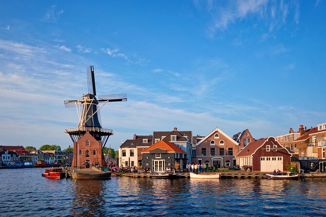 Private Tour in The Hague with a local with food tasting - Offbeat The Hague Detours for Better Photos