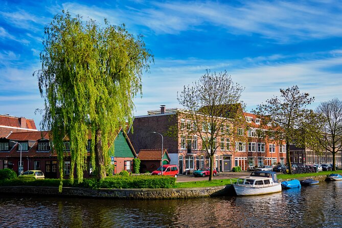 Private Tour in The Hague with a local with food tasting - Food Tasting and Drinks: What’s Included, What Isn’t