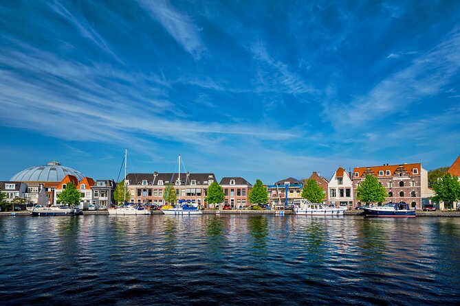 Private Tour in The Hague with a local with food tasting - Private Local Guide: Customization and Real-World Service