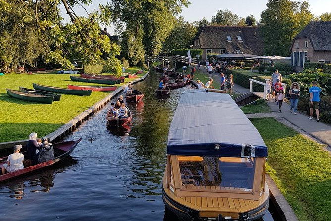 Private tour (max 3 per) to Giethoorn & Canal ride from Amsterdam - Giethoorn and the canal cruise, why this feels special