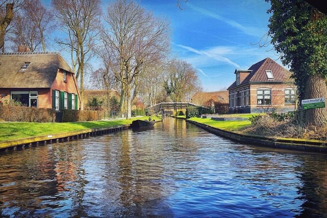 Private tour (max 3 per) to Giethoorn & Canal ride from Amsterdam - Boat ride vs. walking: how to decide on the day