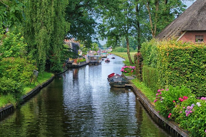 Private tour (max 3 per) to Giethoorn & Canal ride from Amsterdam - The 1.5-hour countryside drive, and why it is part of the experience