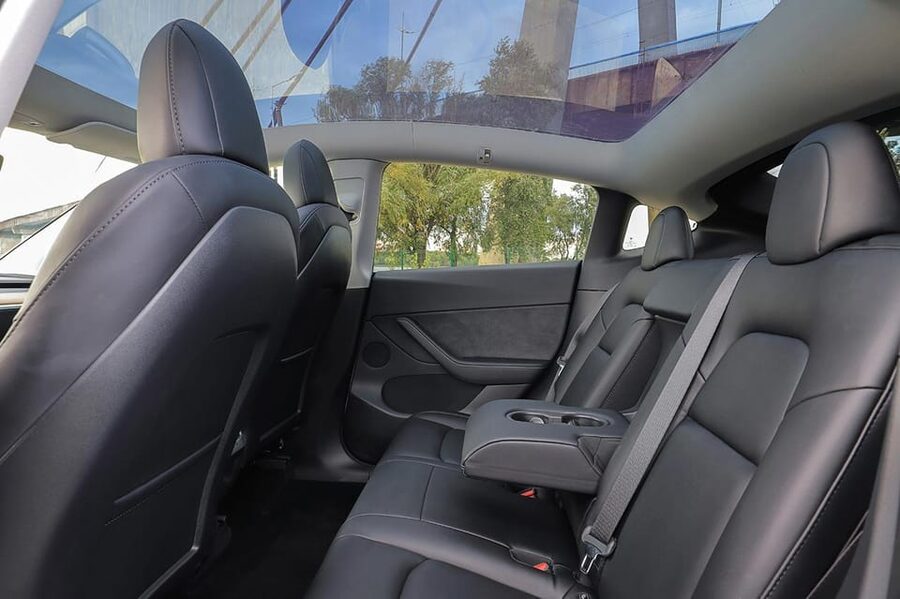 Private tour Mercedes Van, Zaandam, Zaanse Schans & Volendam - Comfort details that actually matter for real days