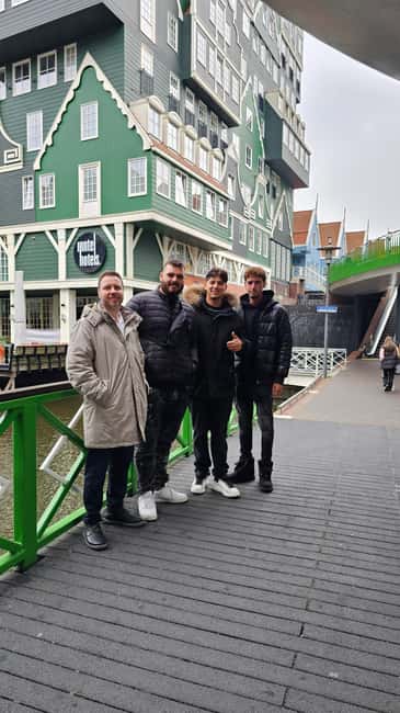 Private tour Mercedes Van, Zaandam, Zaanse Schans & Volendam - Volendam: the fisherman village stop with real food potential