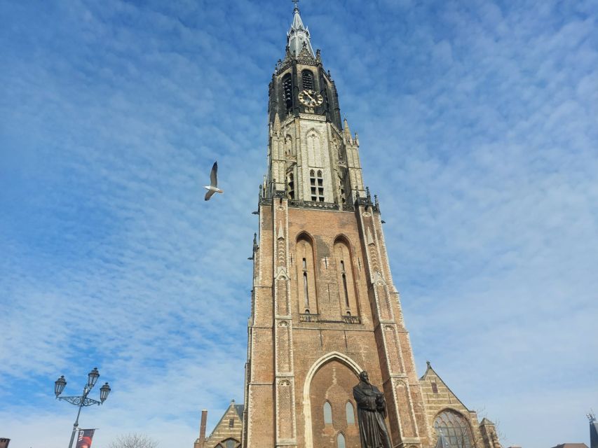 Private Tour of Delft + Visit to Royal Delft Museum - De Porceleyne Fles: finishing at the place that sells the story