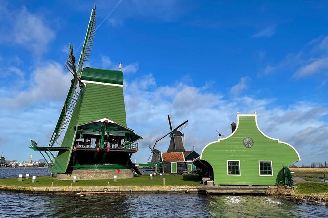 Private Tour to Giethoorn with boat and Zaanse Schans windmills - The drive from Amsterdam, and why timing feels important