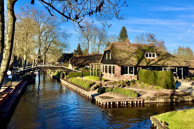 Private Tour to Giethoorn with boat and Zaanse Schans windmills - Should you book this Giethoorn and Zaanse Schans private tour?