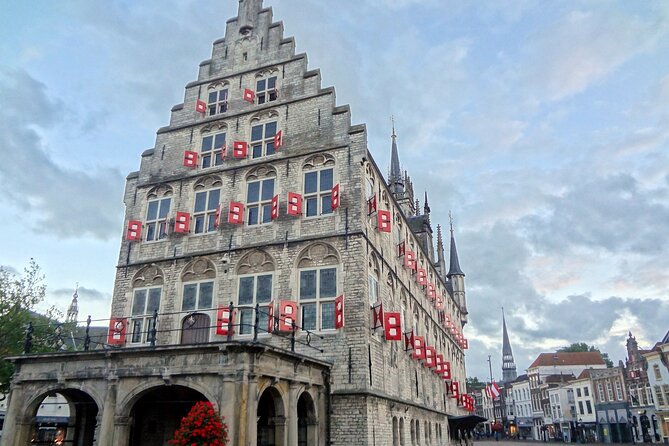 Private Tour to Kinderdijk and Delft / Leiden / Hague / Gouda - The Cheese Farm and the Castle Detour: Flex That Can Improve the Day