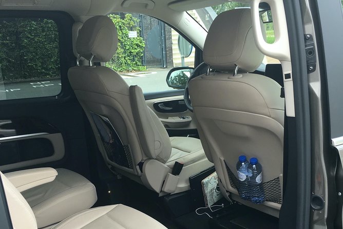 Private transfer between Rotterdam - Amsterdam (incl. Schiphol airport) - Vehicle comfort: limousine or private minivan