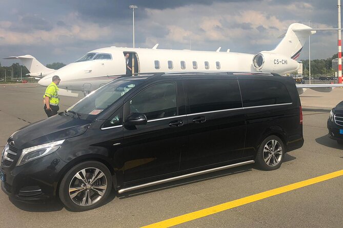 Private Transfer From Amsterdam City To Amsterdam Airport - Drop-off at Schiphol: getting to Aankomstpassage 1 without wandering