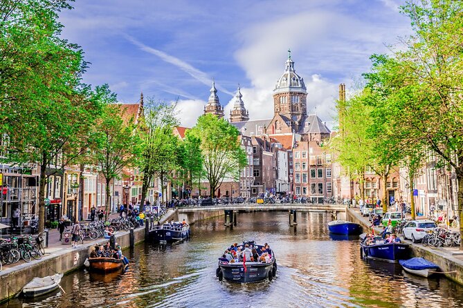 Private Transfer from/to Amsterdam Airport Schiphol - Flight status monitoring and in-car WiFi, what to expect in real life