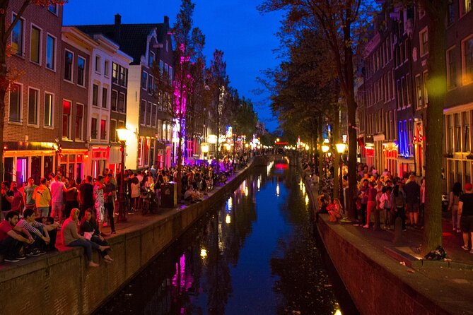 Red Light District Tour by Locals, Small Group (approx 4) - Small group walking on the Red Light streets, without the chaos