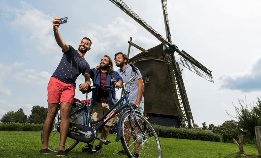 Rent a bike in Amsterdam | 1, 2, 3+ hours - Price and value: what $11 per person really buys you