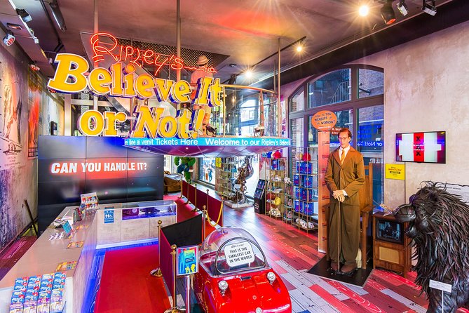 Ripley's Believe It or Not Amsterdam & 1-Hour Canal Cruise - What you see on the 1-hour UNESCO canal cruise