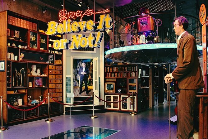 Ripley's Believe It or Not! Amsterdam Admission Ticket - Entering the museum: Vortex Tunnel and first wow moments