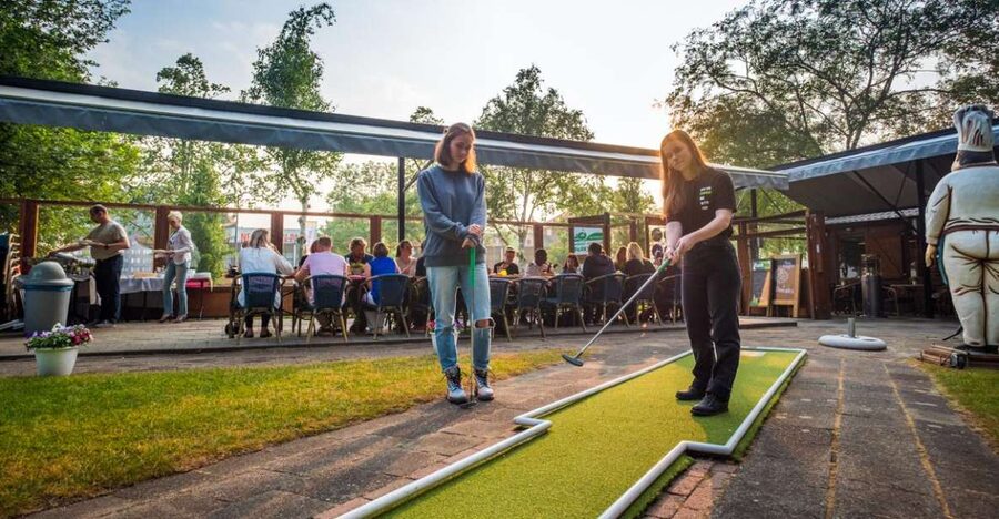 Rotterdam: 18-Hole Mini-Golf Game - A Relaxed 18-Hole Round in Rotterdam That Feels Like a Park Day