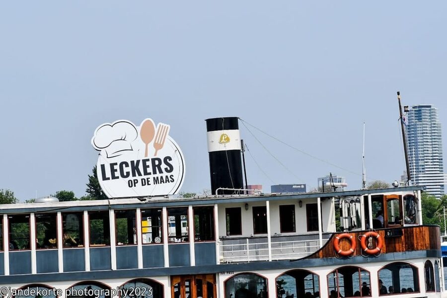 Rotterdam: 2.5-Hour Leckers Boat Cruise and Buffet - Boarding Leckers at Rotterdam’s pontoon meeting point