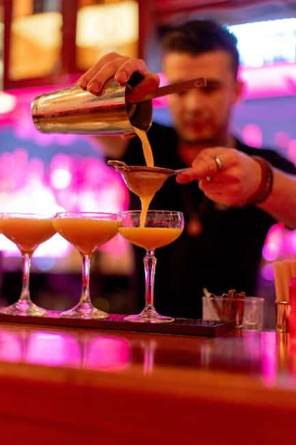 Rotterdam: Cocktail Workshop - Your 90 minutes: making 2 cocktails and learning what bartenders actually do