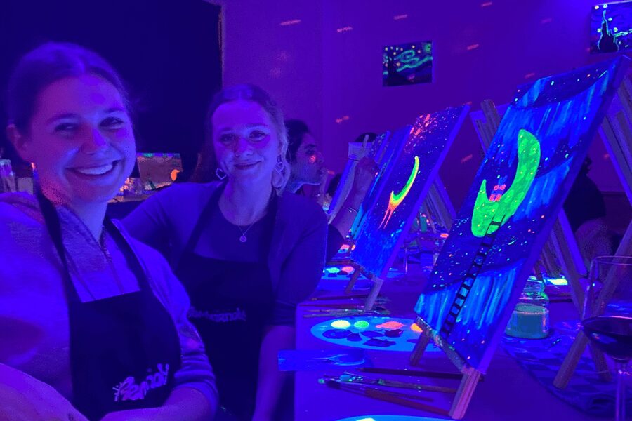 Rotterdam: Paint and Sip in the Dark at Rembrandt van Wine - FAQ