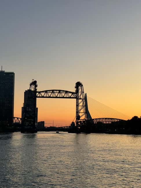 Rotterdam: Pizza Cruise - How the 2-hour cruise flows, without feeling rushed