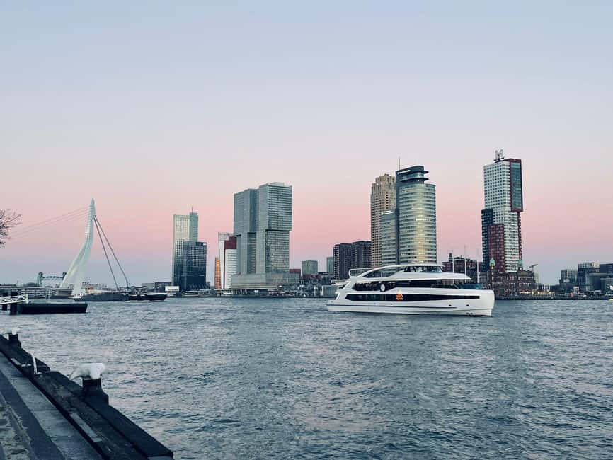 Rotterdam: Summer Evening Cruise with Live Entertainment - From WereldMuseum to the Maas River, in plain steps
