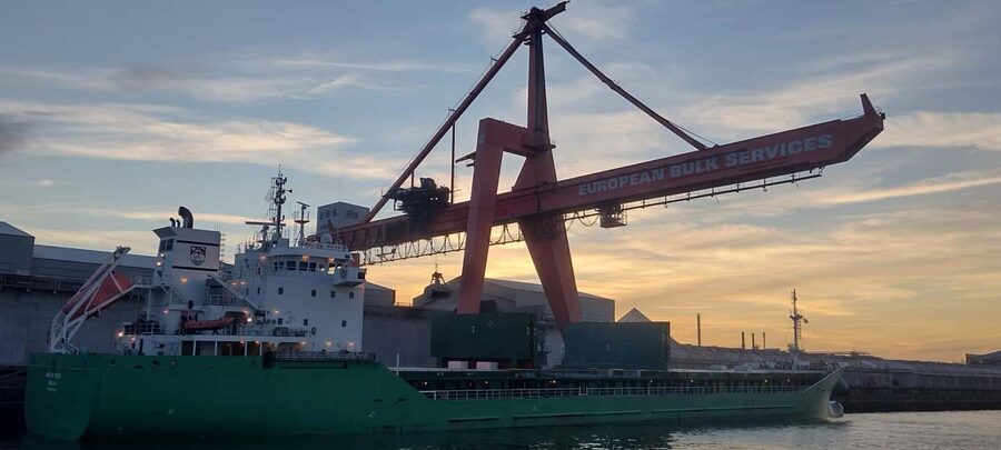 Rotterdam: Summer Evening Cruise with Live Entertainment - Latin live music and dancing that does not require a big scene