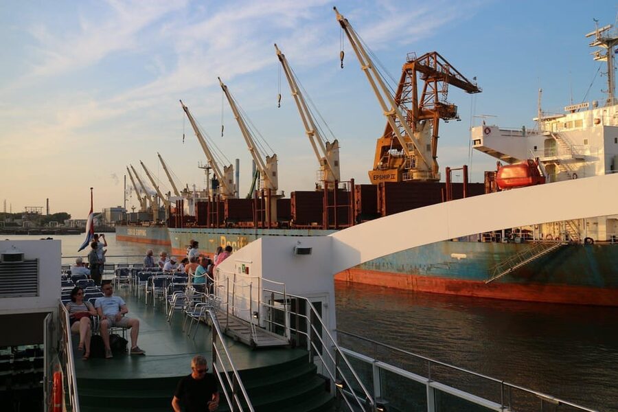 Rotterdam: Summer Evening Cruise with Live Entertainment - Practical tips for a smoother night on the Maas